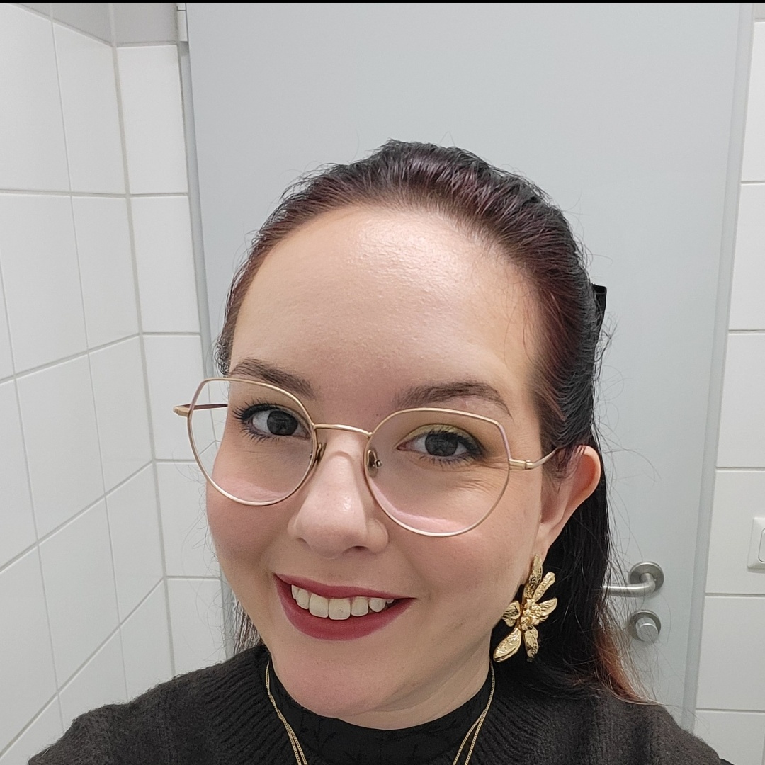 Selfie of a woman uploaded to HeadshotPro AI headshot generator